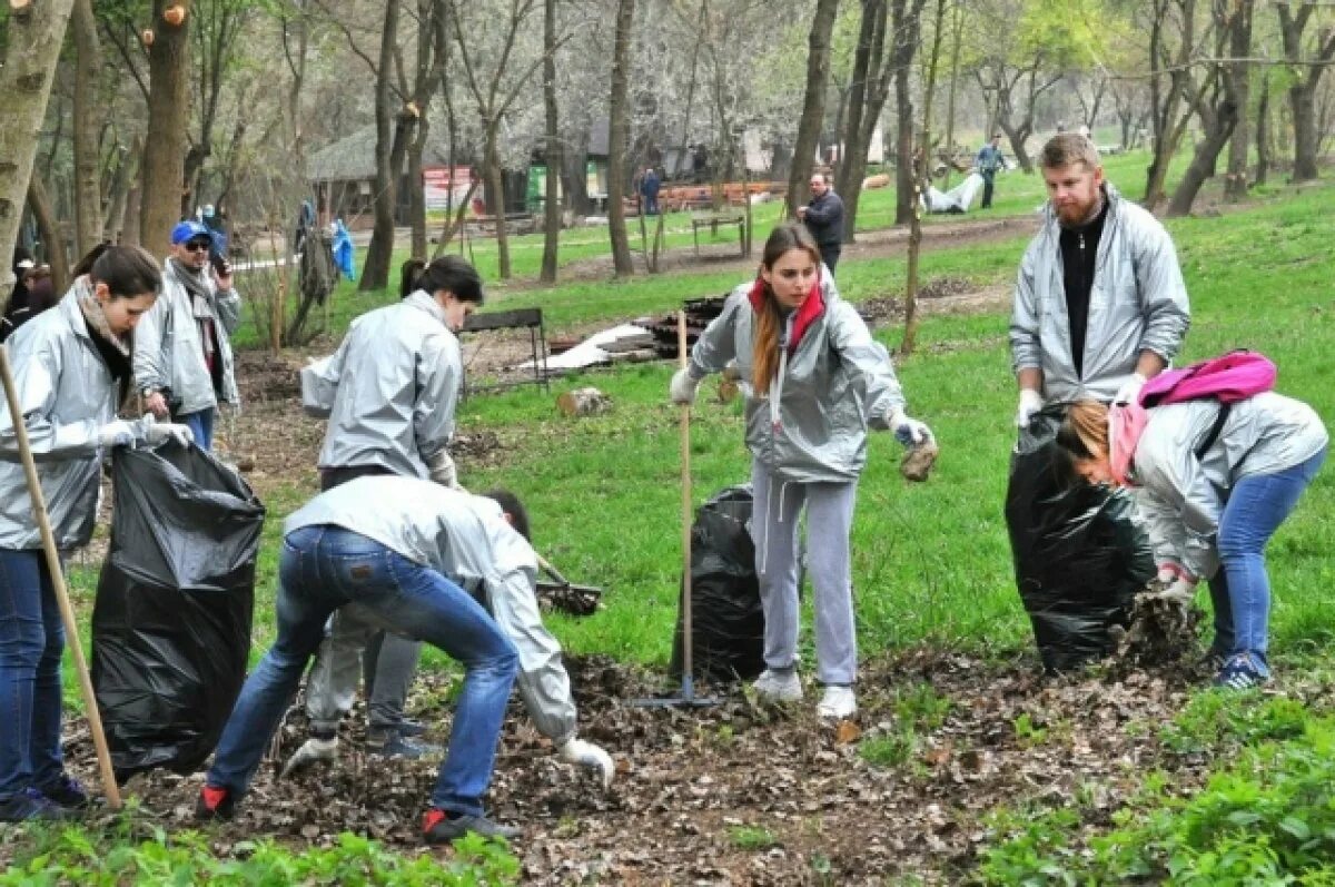 Какой субботник. Уборка города. субботник. люди на субботнике.