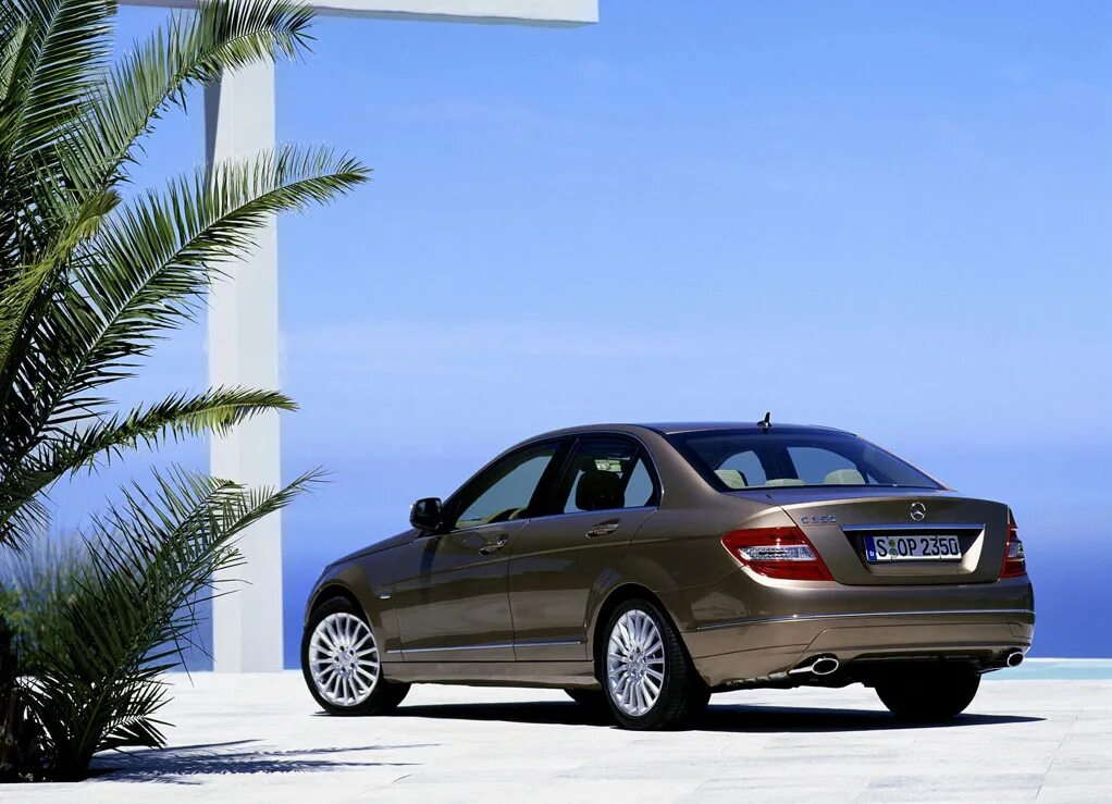 Mercedes c-klasse 2007. Бенз класс. Мерседес бенц s klasse. Mercedes benz e200. Mercedes-benz c-class 2015.