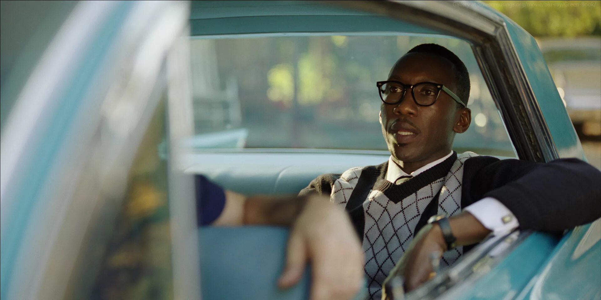 Зеленая книга ок. Зелёная книга фильм 2018 афиша. Зеленая книга фильм афиша. Зеленая книга (2018). Зеленая книга кадры из фильма.