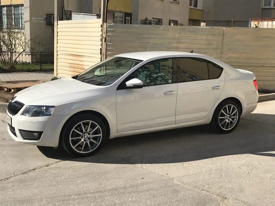Какие диски на октавии а7. Диски sport technic r17 шкода октавия а5.
