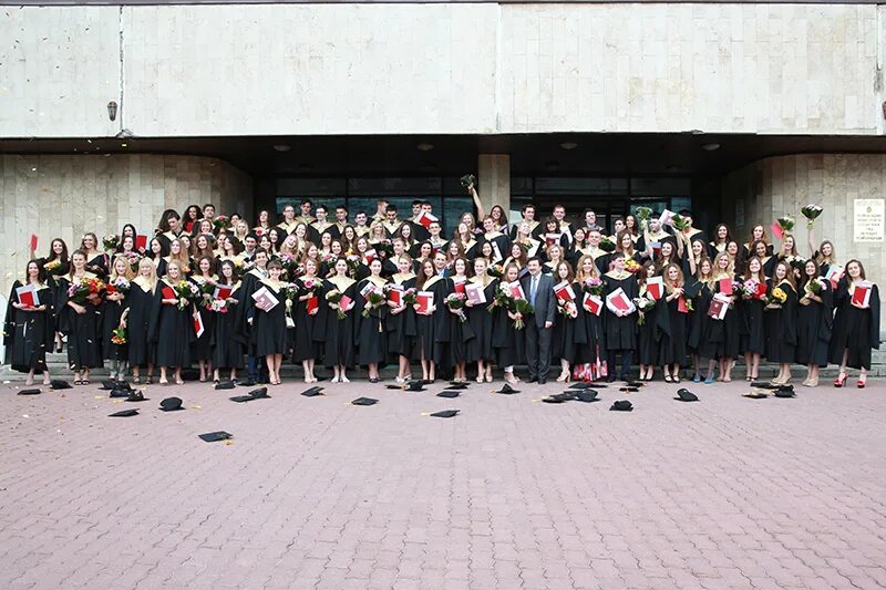 Институт среднего профессионального образования. It hub вднх. Айти колледж москва после 9 класса. Московский международный колледж цифровых технологий «академия top». Айти хаб колледж москва.