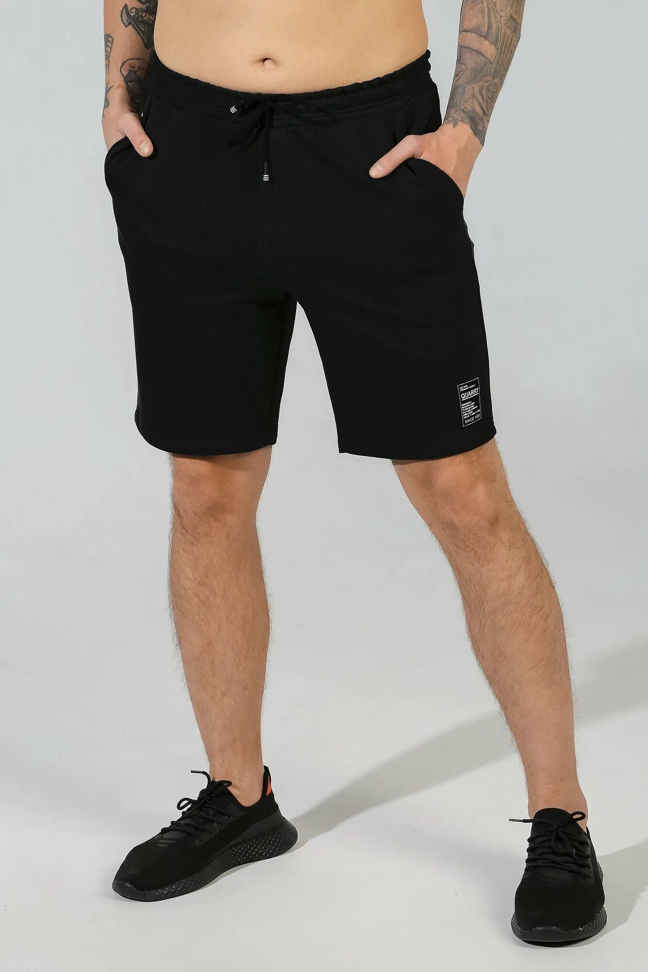 Мужские шорты арт. Шорты nike dri мужские хаки. зелёные шорты мужские. 48 размер шорт мужских. мужские шорты зеленые хаки и красные кроссовки.