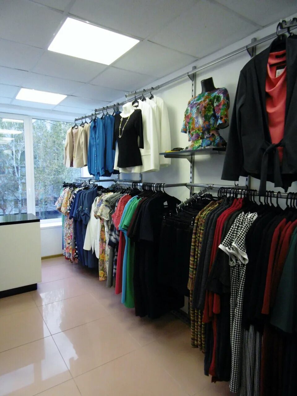 петербург дешевая одежда. самый дешевый магазин одежды в спб. самый дешевый магазин одежды в питере. магазин большая одежда. опт спб.