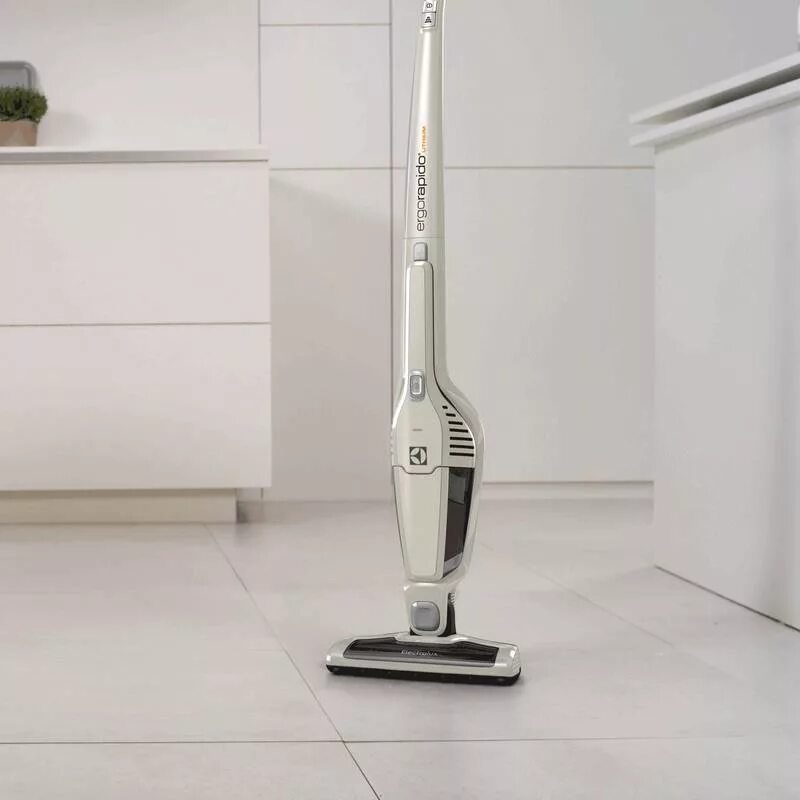 Пылесос Electrolux Ergorapido. Пылесос Электролюкс беспроводной вертикальный. Аккумуляторный пылесос Электролюкс. Вертикальный пылесос Electrolux белый. Пылесос вертикальный leacco беспроводной