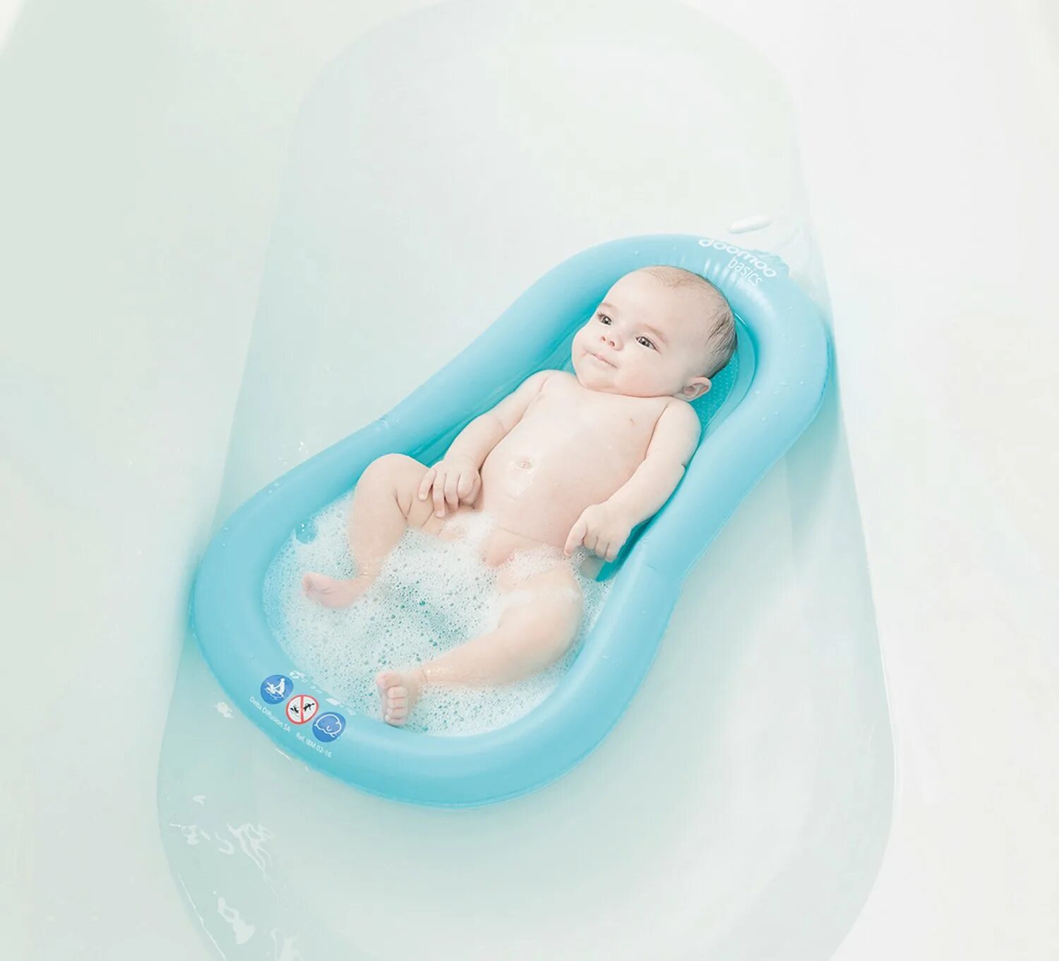 Матрас для купания easy Bath. Easy Bath матрасик для купания. Baby Bath матрасик для ванночки для купания. Надувной матрас для купания новорожденных. Купание новорожденного отзывы