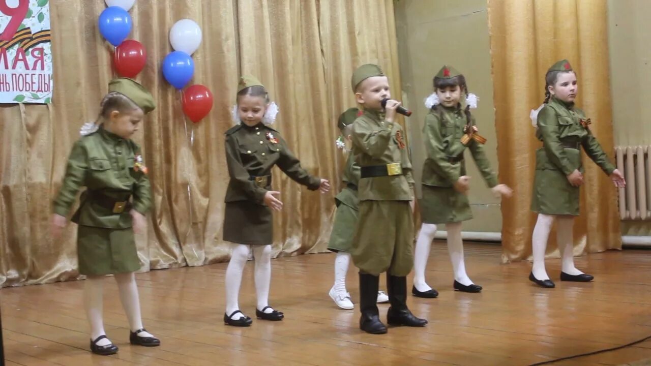 Военное попурри в детском саду. Военное Попурри. Военный Попурри с дошкольниками. Военные песни детский. Дети поют о войне.