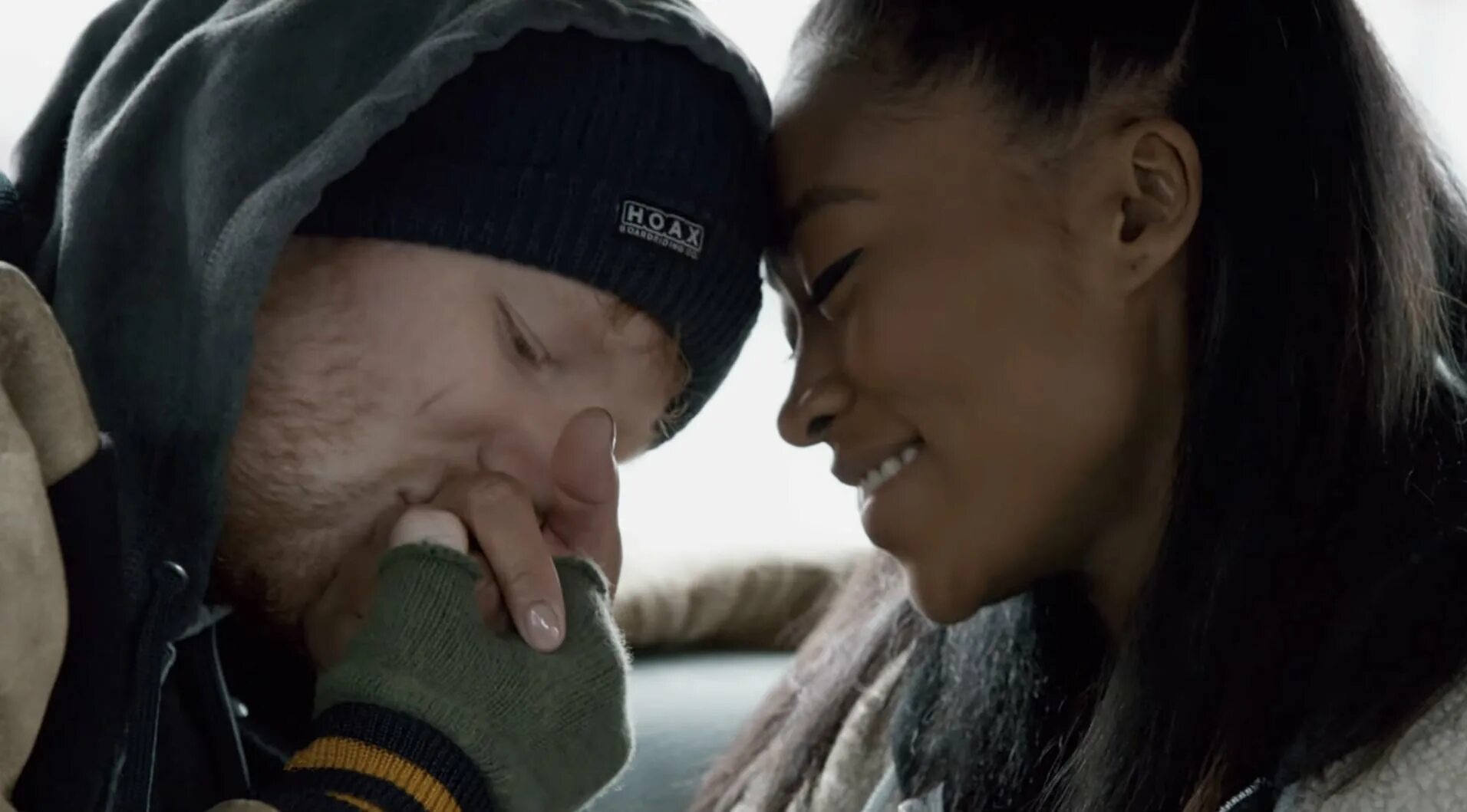 Shape of you mp3. Ed sheeran shape of you. ed sheeran shape of you обложка. клип эд ширан shape of you. эд ширан шейп оф . клип.