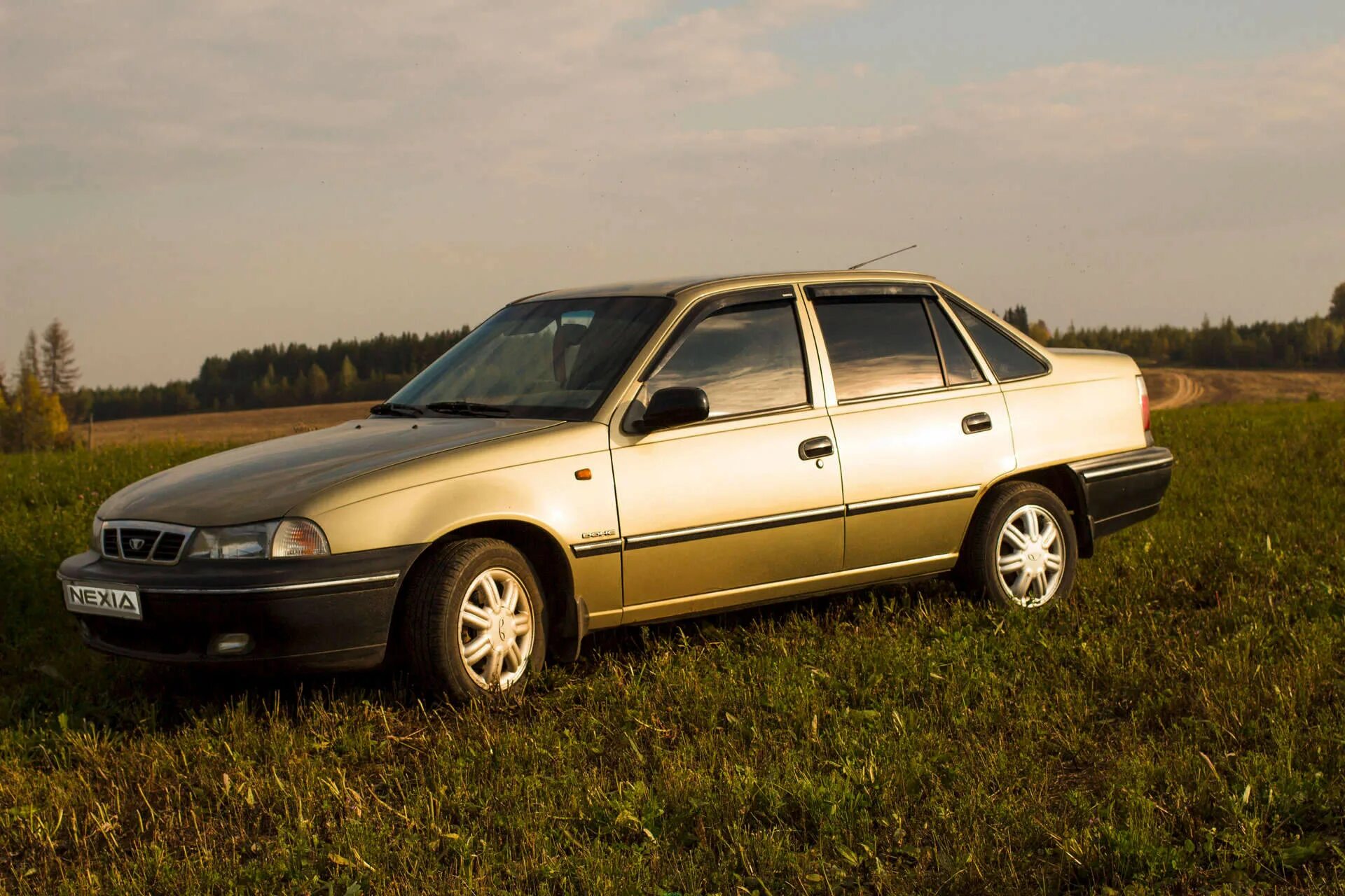 Фото машины дэу нексия. Dewa neksia. Фото машины дэу нексия. Daewoo nexia 1. Daewoo nexia год 1994.
