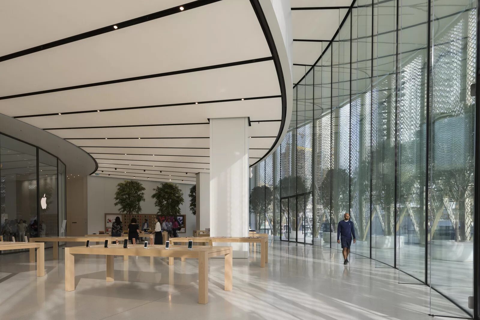 Apple store в дубае. Apple в дубай молл. Магазин эпл в дубай молле. Apple store в дубае. Магазин эпл дубай молл.