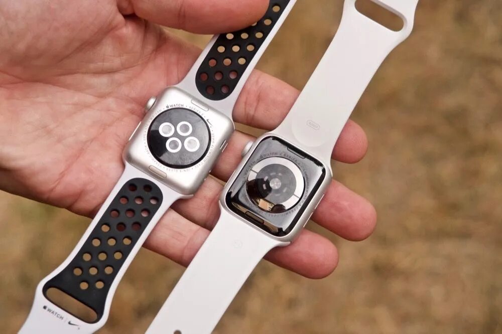 Чем отличаются apple watch 9. Apple watch Series 6. Apple IWATCH 8 Ultra. Часы Эппл вотч 4. Apple watch se 44mm.