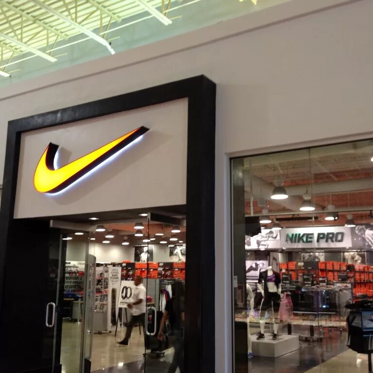 Купить найк в москве outlet nike