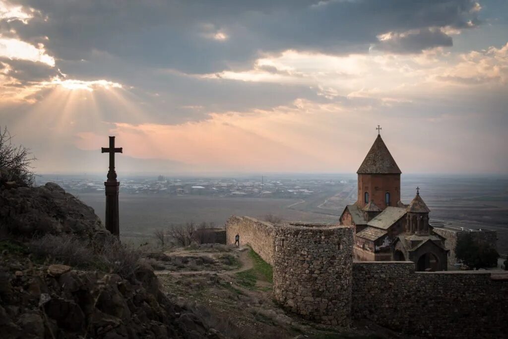 В каком году был армения. Хор вирап армения. церковь хор вирап. ереван храм хор вирап.