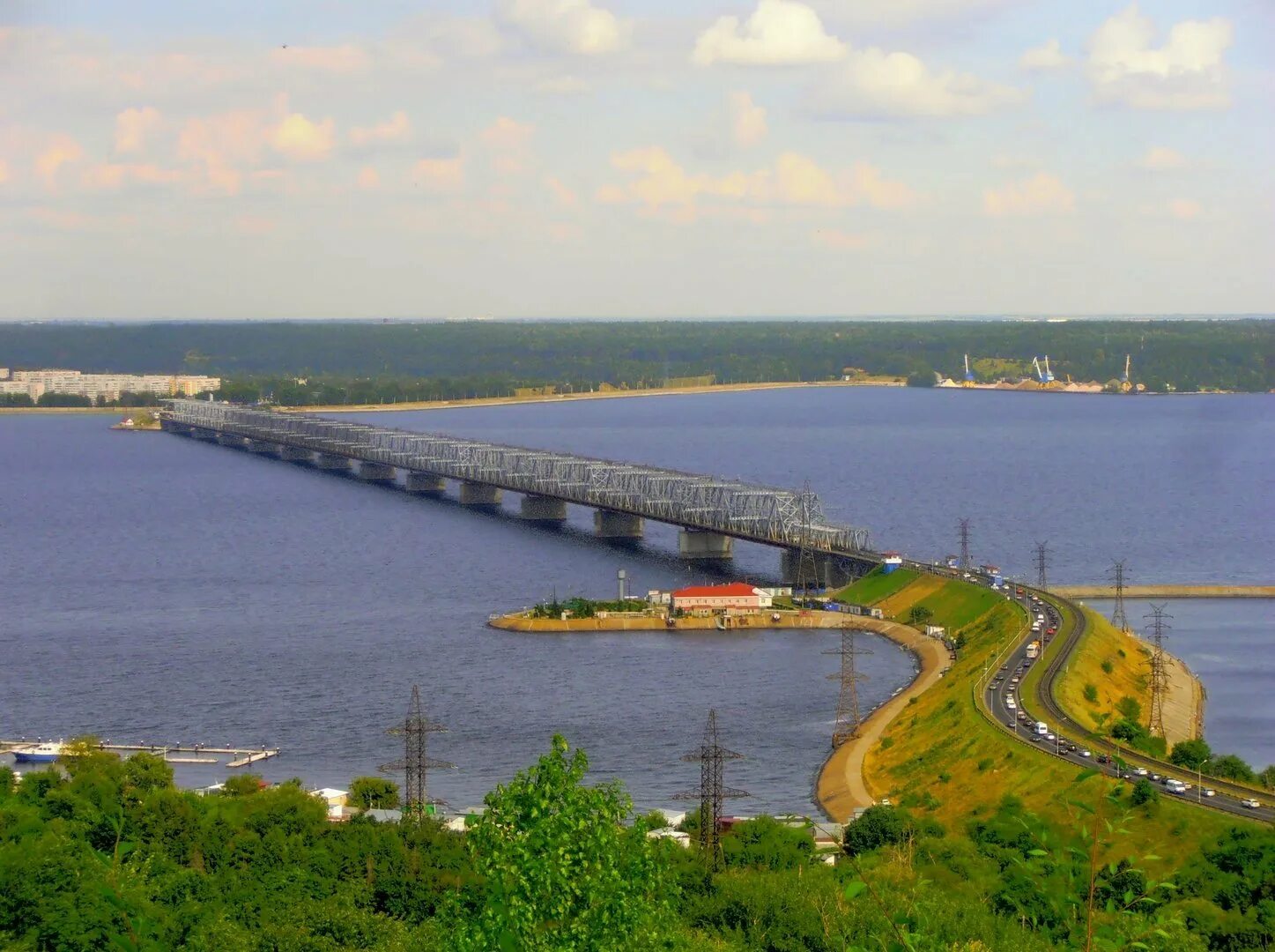 Река Волга Ульяновск. Ульяновск набережная реки Волга. Волга мост Ульяновск. Набережная Волги Ульяновск.