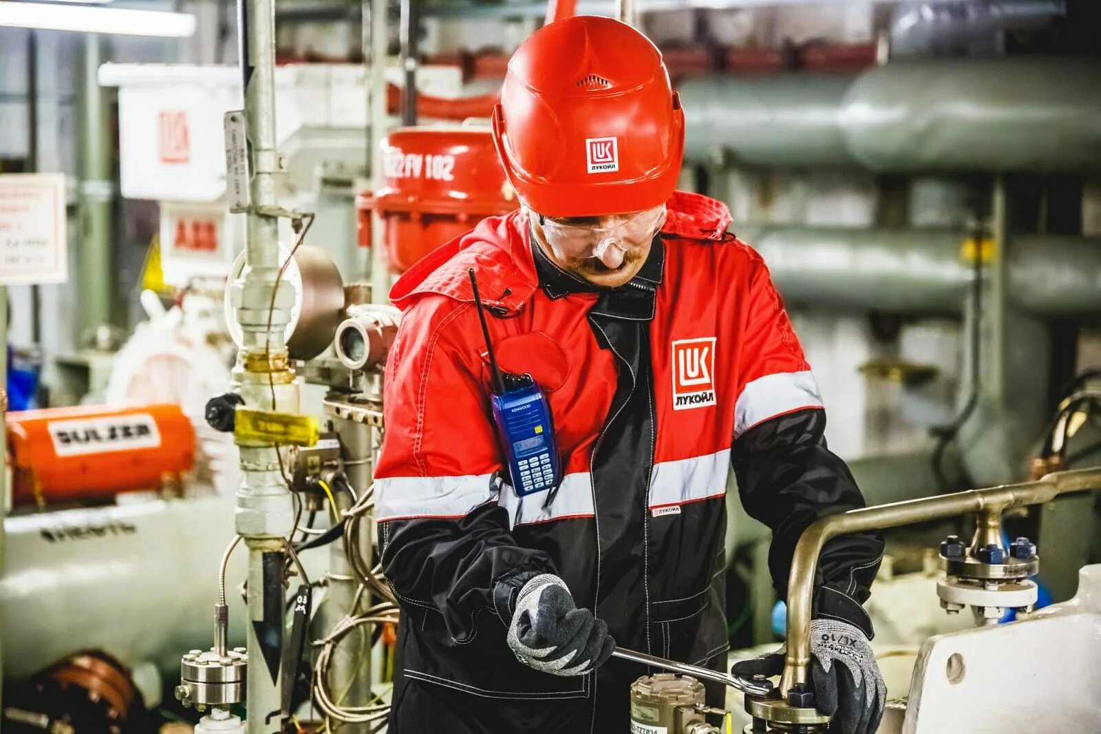 Оса лукойл цднг. Нефтегазовая отрасль. Бурильщик капитального ремонта скважин. Нефтяное оборудование. Промышленная безопасность.