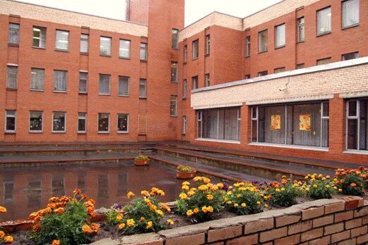 Школа 570 санкт петербург. Школа 570 санкт петербург. Школа номер 570 санкт-петербург. Учителя школы 570. Школа 528 невского района.