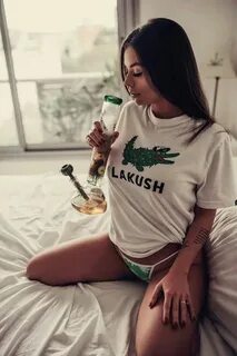 Girl бонга