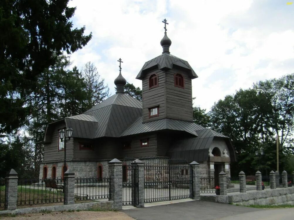 Храм в тарховке. Огоньки церковь. Огоньки церковь. Церковь ночью зимой. Огоньки церковь.