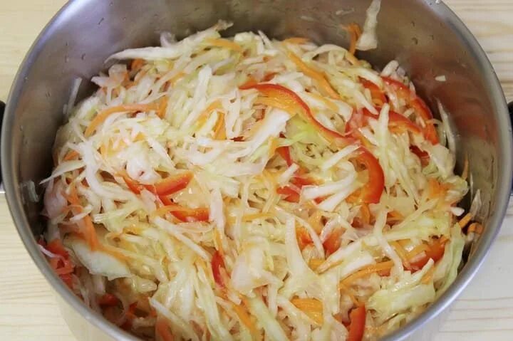 Капуста на зиму провансаль очень вкусная. Капуста &quot;провансаль&quot; с болгарским перцем -. капуста провансаль классический с маринадом. салатная капуста с болгарским перцем быстрого приготовления. салатная капуста с болгарским перцем провансаль.