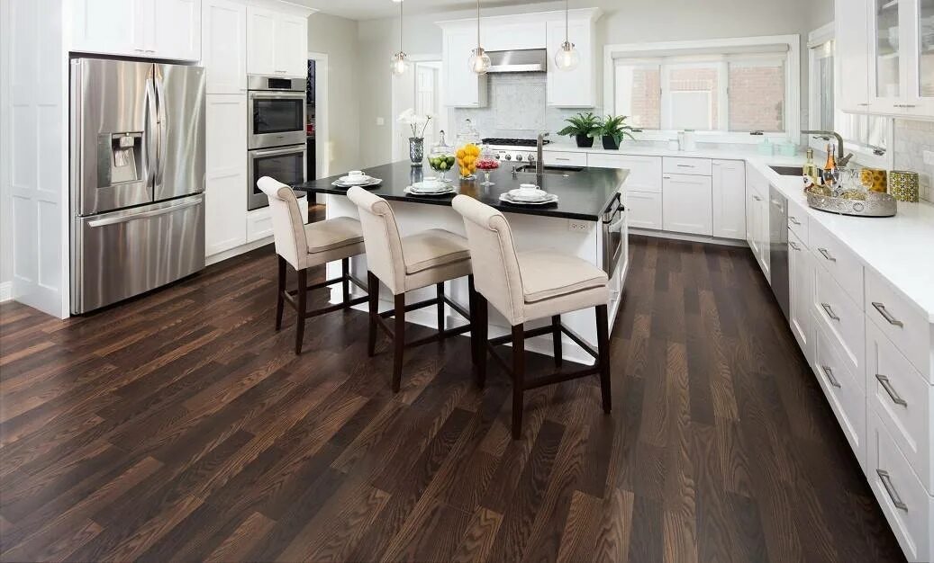 Ламинат для пола влагостойкий для кухни. Ламинат laminate flooring. laminate flooring темный. ламинат флоринг. пол на кухне.
