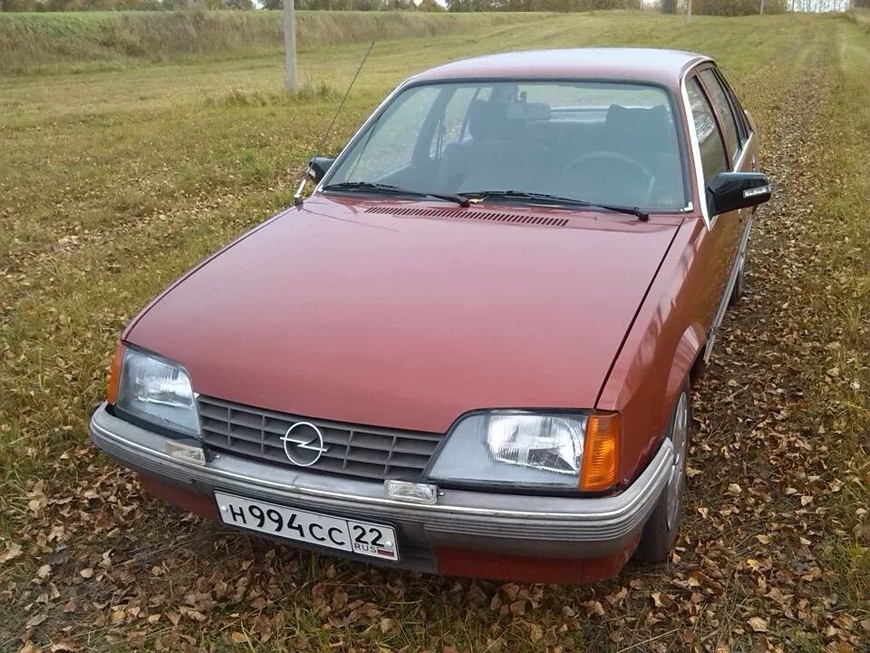 Опель рекорд купить. Опель рекорд 2.0. Опель рекорд 2.2. Опель рекорд 1992. Opel Rekord 2.2 МТ, 1985.