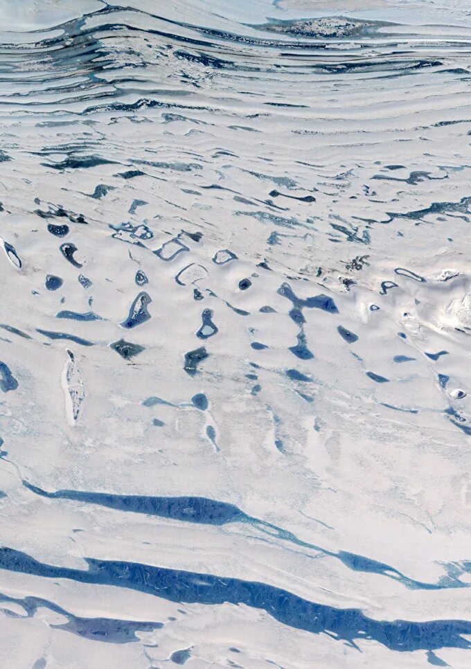 Талые ледниковые воды. Воды Антарктиды. Озеро из талой воды. Талая вода в Антарктиде. Антарктида вода ростов