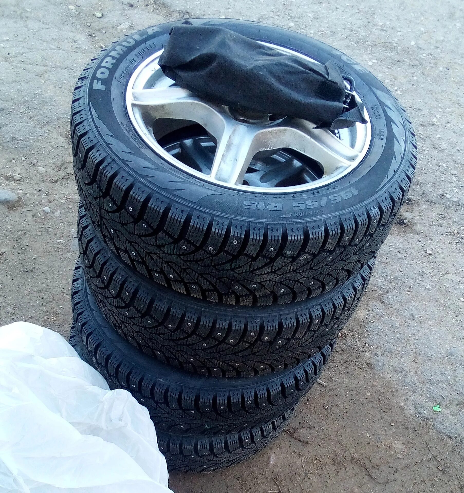 Формула айс 15. Formula Ice 195/55r15. Pirelli Formula Ice 185 70 r14. Formula Ice r15.