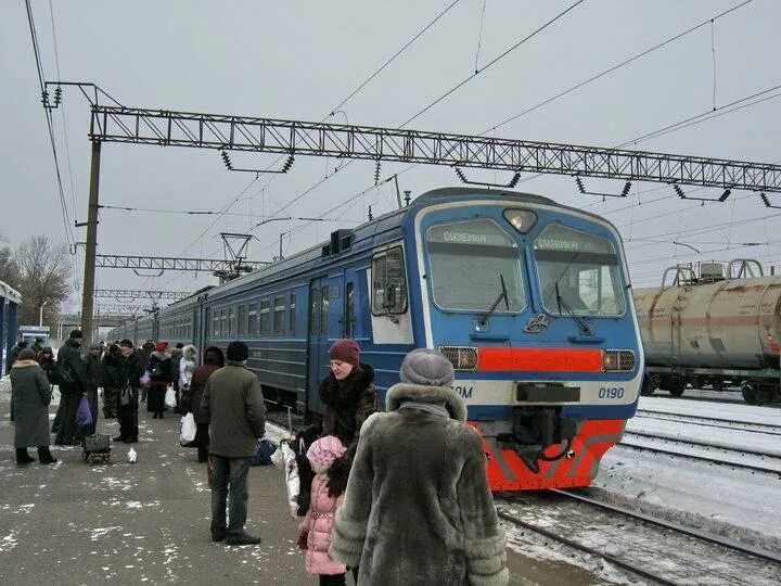 Станция Синезерки в Брянской области. Станция Суземка Брянской области. Станция Комаричи Брянской области. Электропоезд Брянск Суземка. Электричка навля брянск сегодня с изменениями