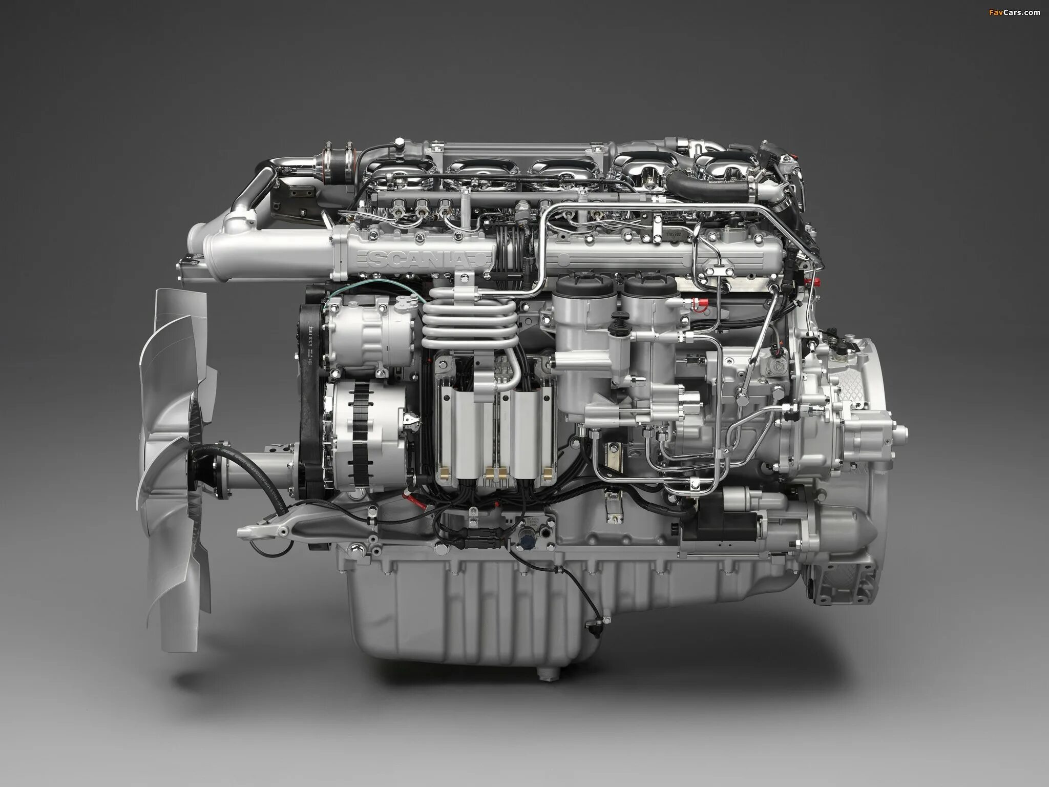 Грузовики двигатель купить. Двигатель Scania r730 v8. Scania p320. Мотор фуры Скания. ДВС Скания g440.
