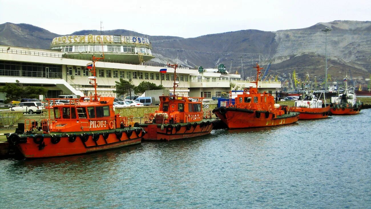 Теплоход лоцман москва фото. Лодка гребная лоцман с-258. Лоцман путешествий фото москвы. Лоцман 3. Лоцман-1 лоцманский катер.