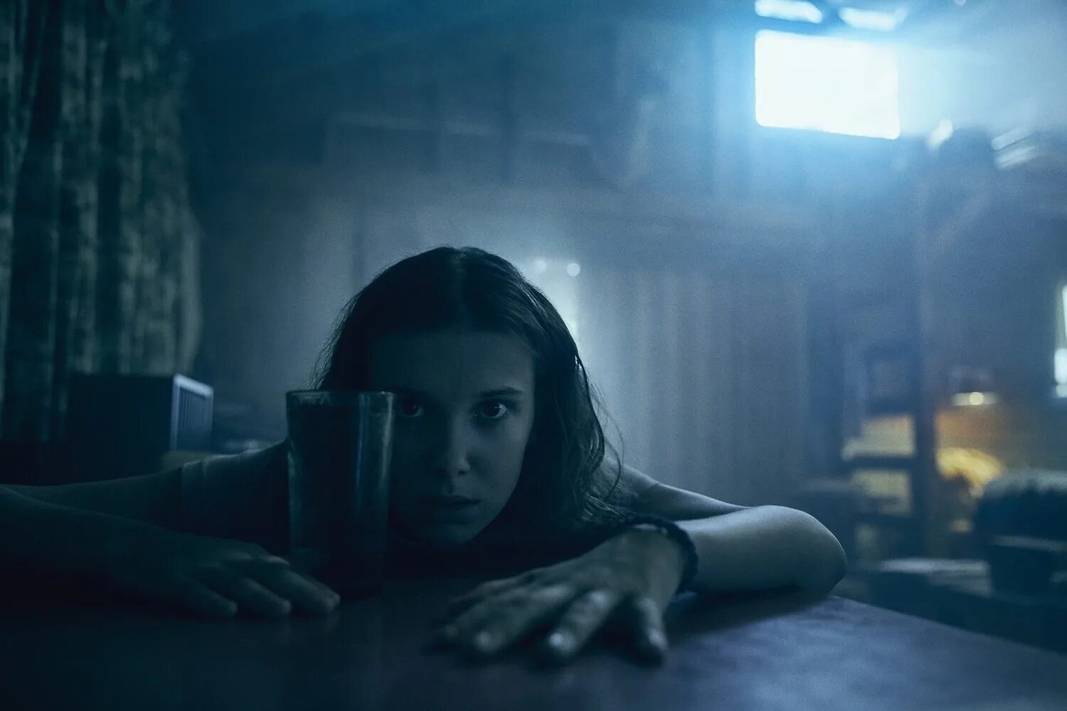 Майк осд. Милли бобби браун очень странные дела. Странные дела 2022. Стив осд 3 сезон. Милли бобби браун очень странные дела.