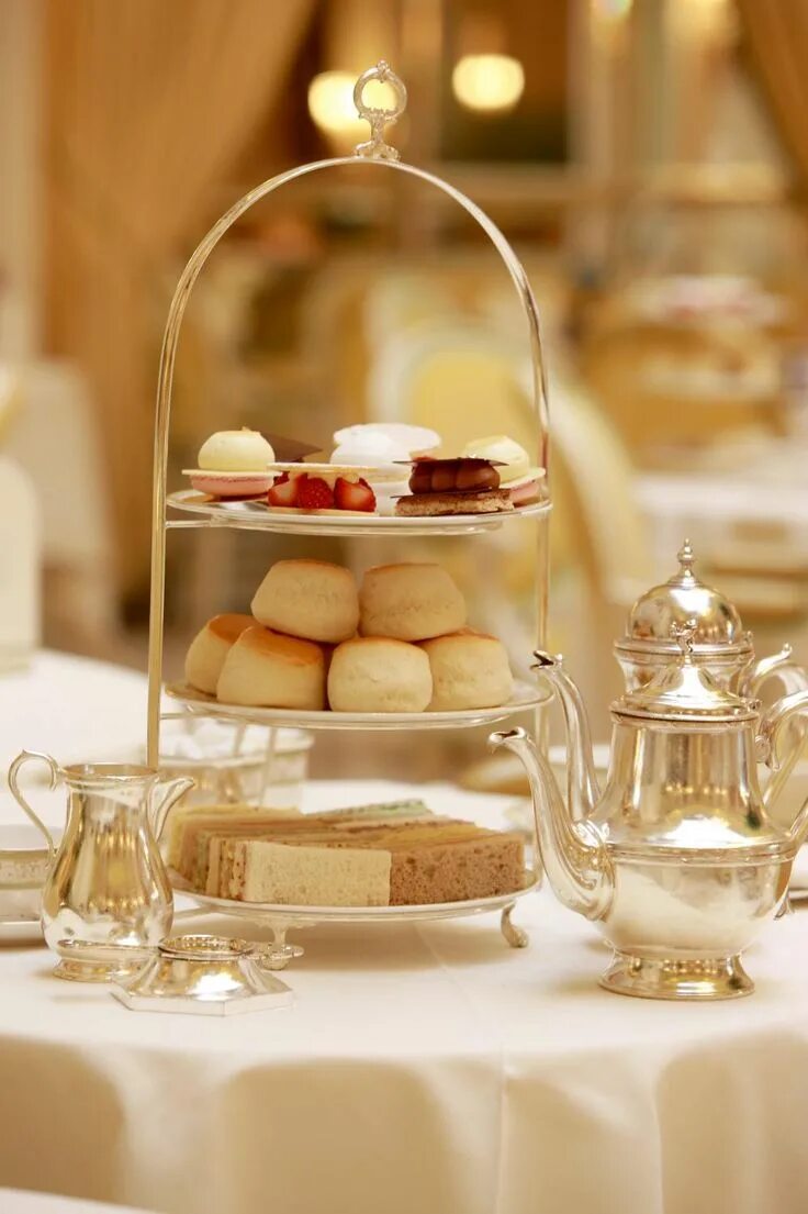 English afternoon. Ritz London afternoon Tea. Ритц Лондон Послеобеденный чай. Givenchy afternoon Tea. Английское чаепитие.