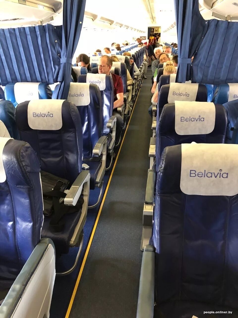 Боинг 737-800 белавиа. Белавиа выбрать место. 737 белавиа. Belavia регистрация. Стандартные места в самолете белавиа.