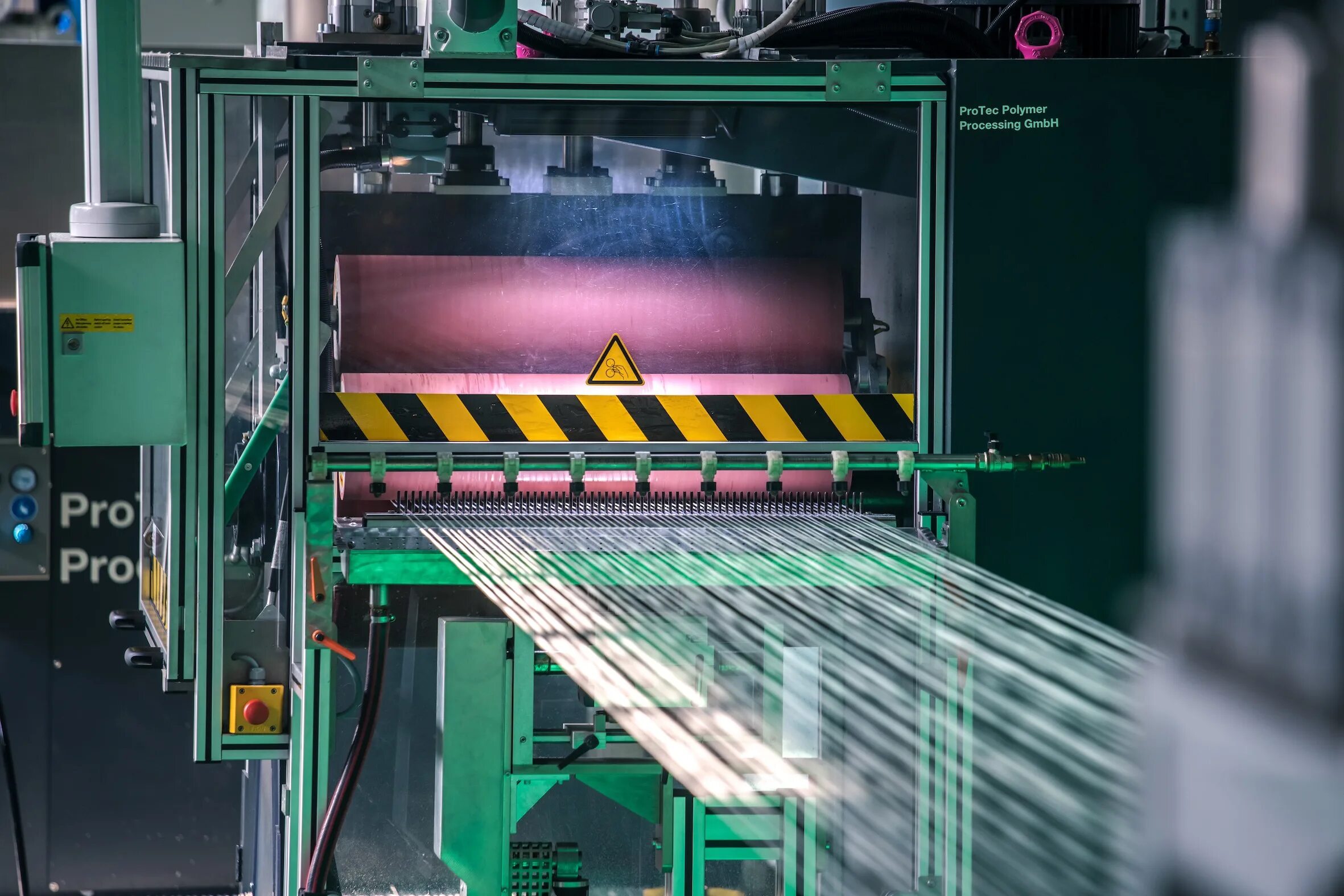 Processing technologies. Protec polymer processing gmbh. пултрузия , матрица. метод пултрузии. станок для производства стеклопластиковых труб методом пултрузии.