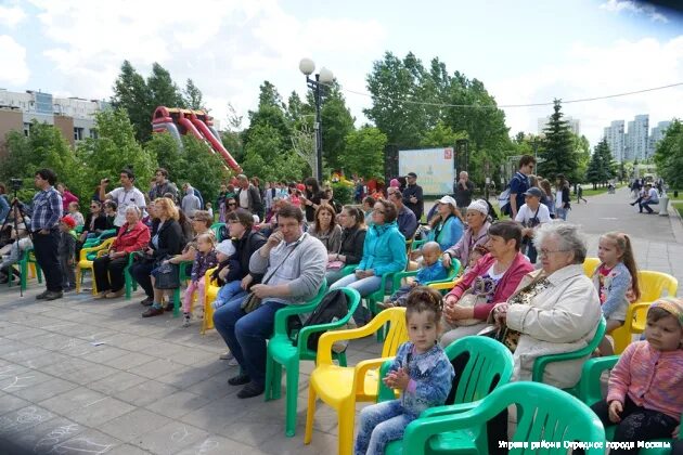 Сквер Отрадное Хачатуряна фестиваль. Люди в Отрадном. Наша Отрада. Отрадное фото с 2015 года.