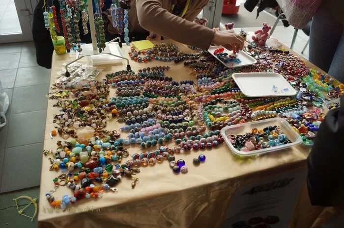 новогодняя ярмарка на красной площади. новогодняя ярмарка на красной площади. аниме ярмарка в москве. ярмарки мастеров в москве 2024. гум ярмарка 2023.