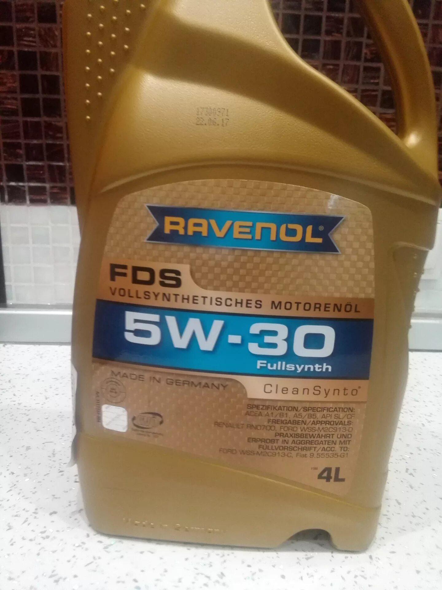 Моторное масло c2 5w 30. Ravenol FDS 5w-30. Масло Ravenol 5w30. Ravenol FDS 5w-30 Форд фокус 2. Моторное масло Ravenol FDS 5w-30.