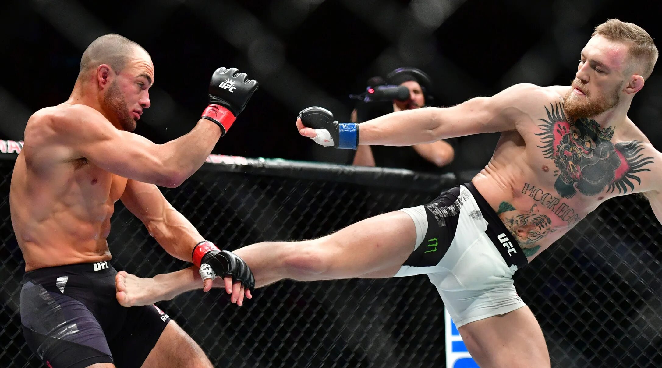 боксерки как у флойда мейвезера. самый дорогой бой. самый дорогой бой. самый дорогой бой в истории бокса. самый дорогой бой бокса 2020.