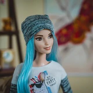 Кукла миа бойка