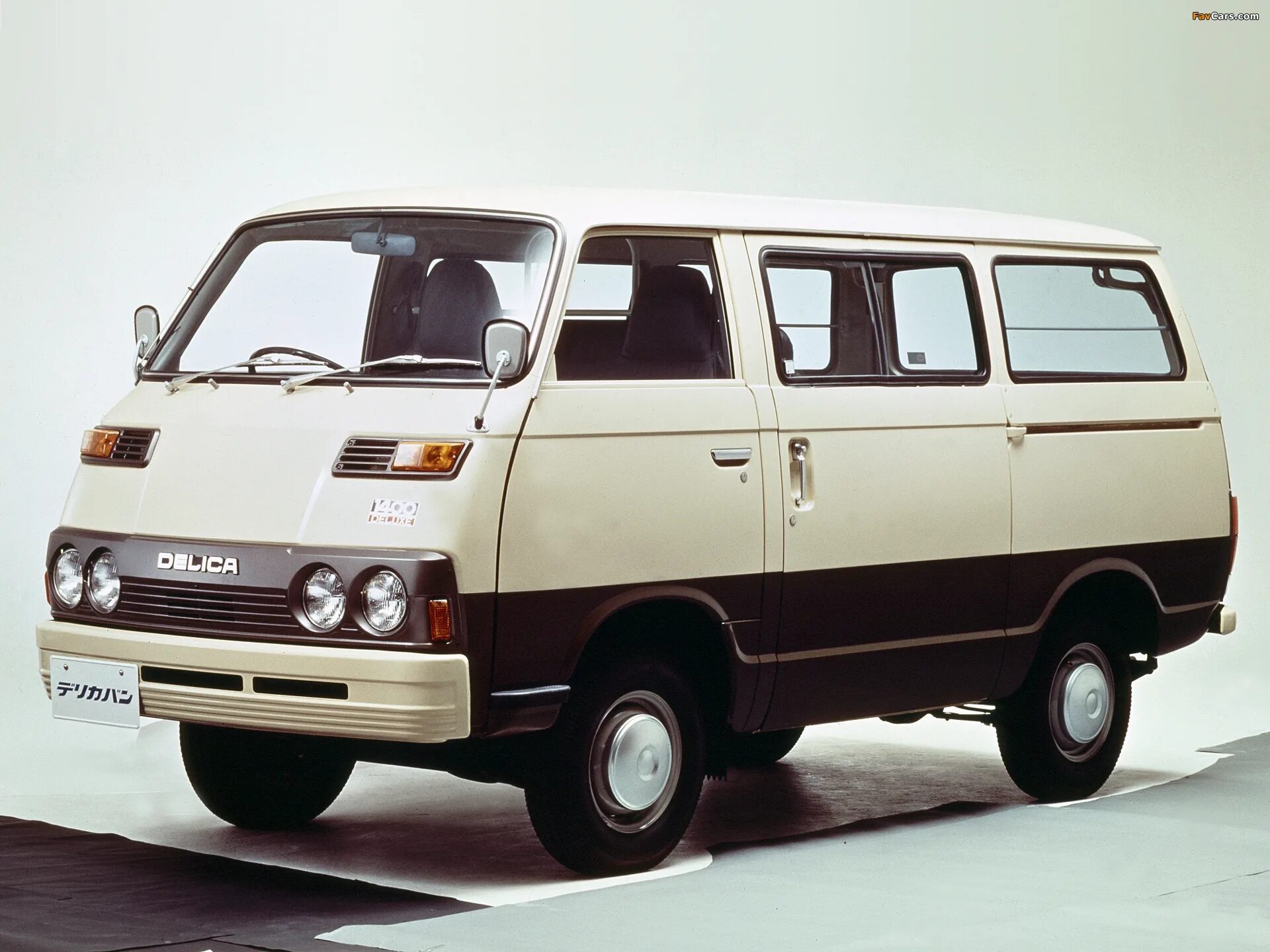 Мицубиси Делика 1968. Mitsubishi Delica 1 поколение. Mitsubishi Delica 1979. Mitsubishi Delica 1985 года.