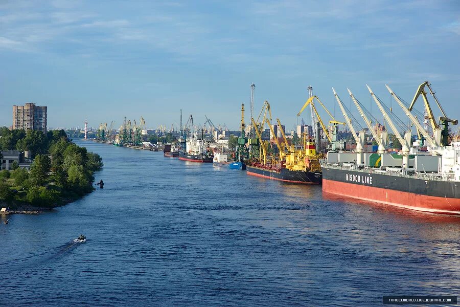 Порт на канале победа. Морской порт Санкт-Петербург. Морской порт Санкт-Петербург порт. Кронштадт Санкт-Петербург морской порт. Санкт Петербург порт Балтийского моря.