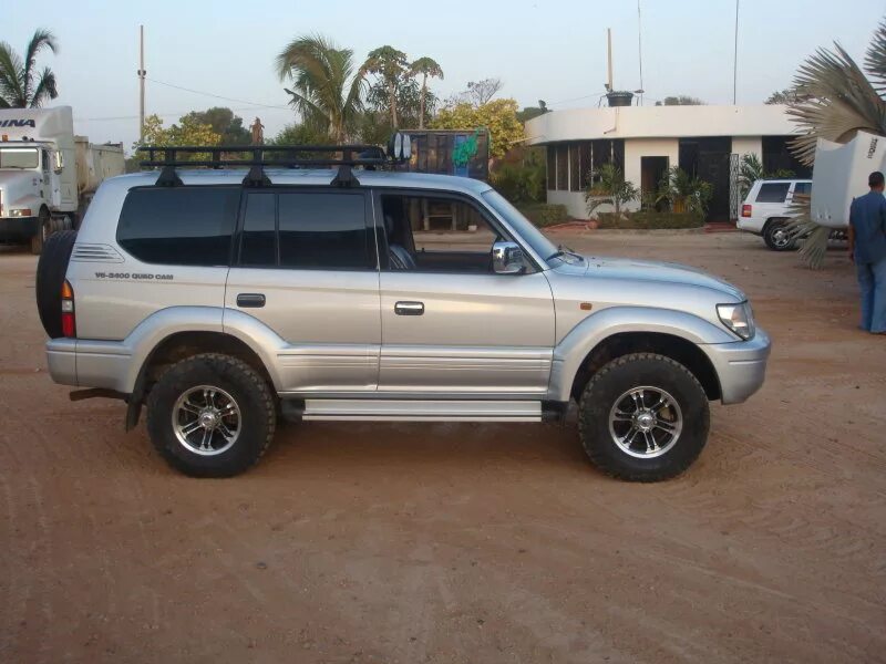 Шины для прадика 18. Колесо прадо 90. Прадо 95 размер резины. Toyota land cruiser prado 90 колеса. Колесные диски тойота ленд крузер 90.