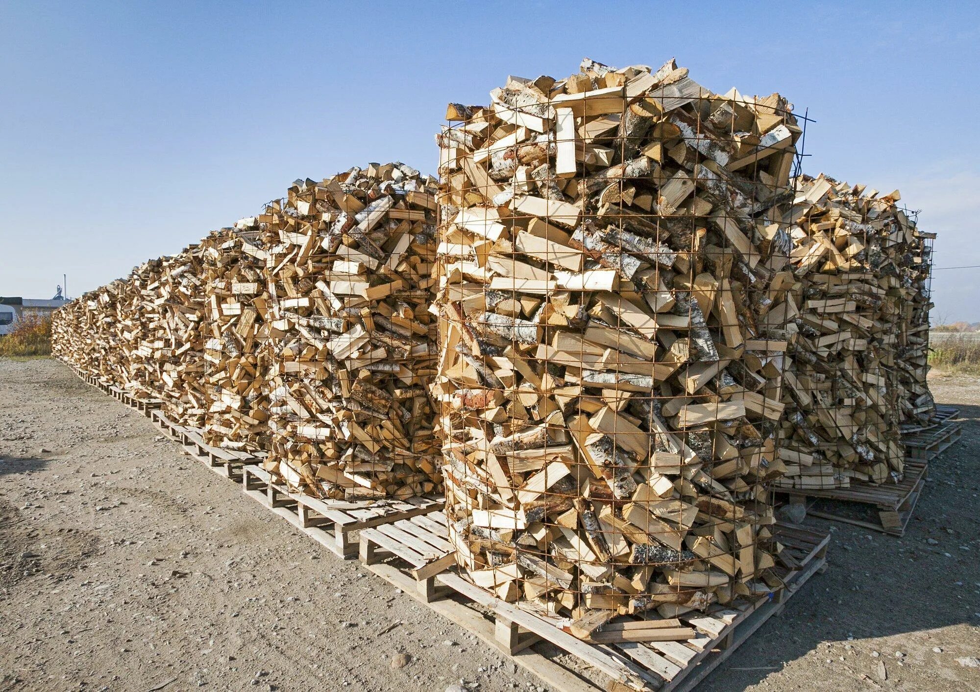 Древесные отходы. Деревянные отходы. Утилизация древесины. Отходы деревообработки.