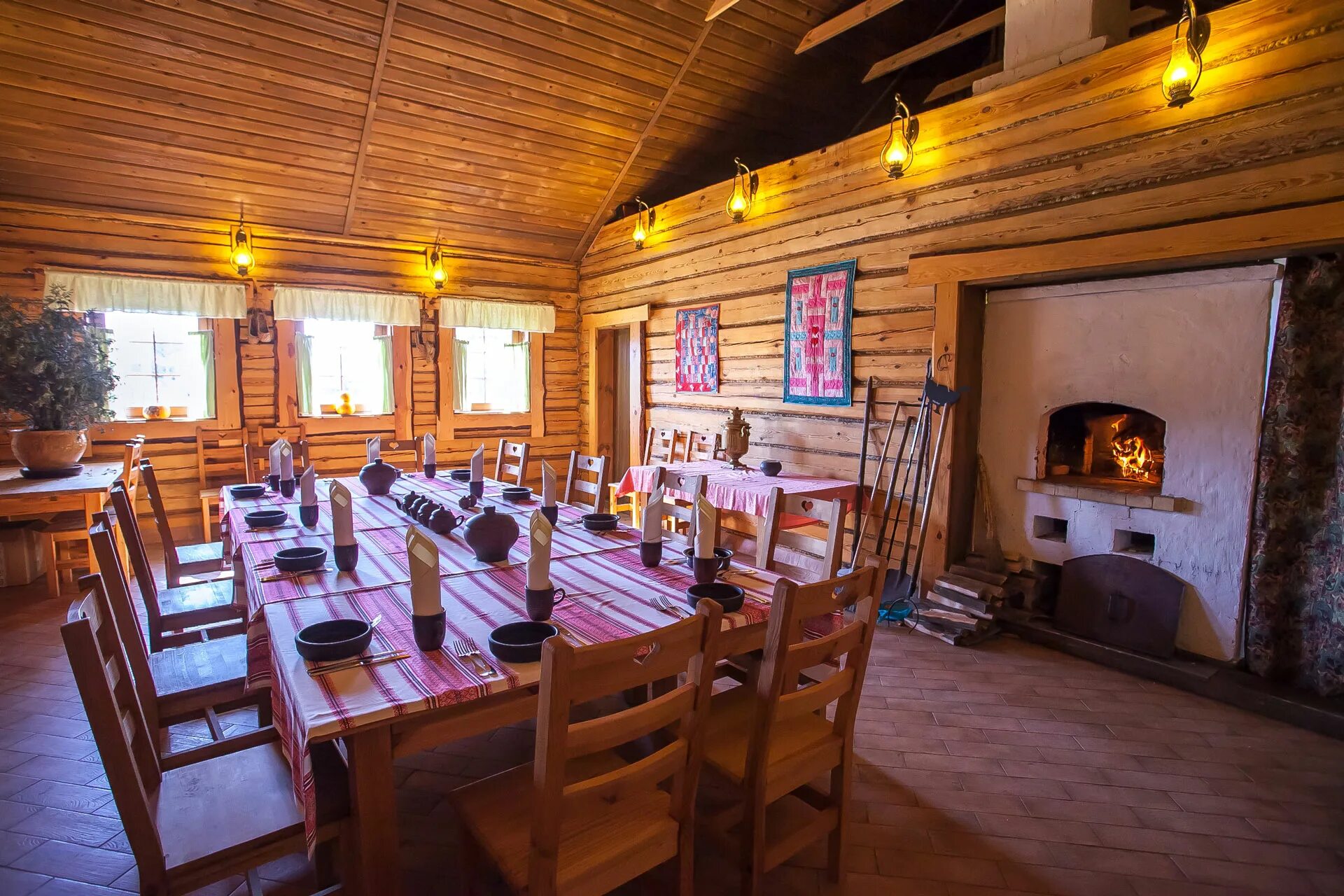 Гелиопарк суздаль. Гостиница горячий ключ суздаль. Горячие ключи суздаль ресторан горница. Корчма пристанище екатеринбург. Гостиница горячий ключ суздаль.