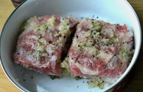 Грудинка засоленная с чесноком