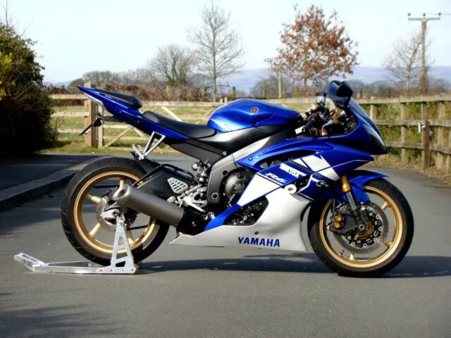 Yamaha r6 2002 обои. описанный правильный 12 угольник. Yamaha yzf-r6 2017. японские мотоциклы yamaha. Yamaha yzf r6 2003.