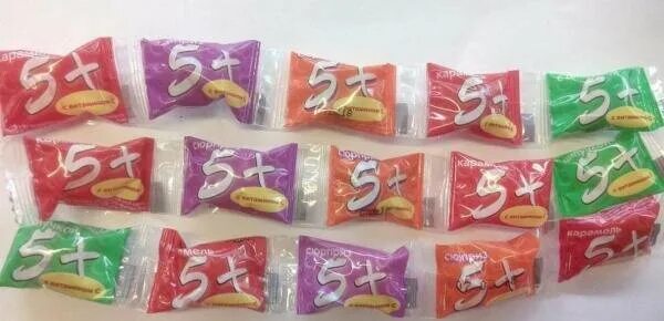 Конфеты детям. Мини карамель ассорти ашан. Кислица конфеты шипучка. Конфеты 5+. Карамель sweetexim.