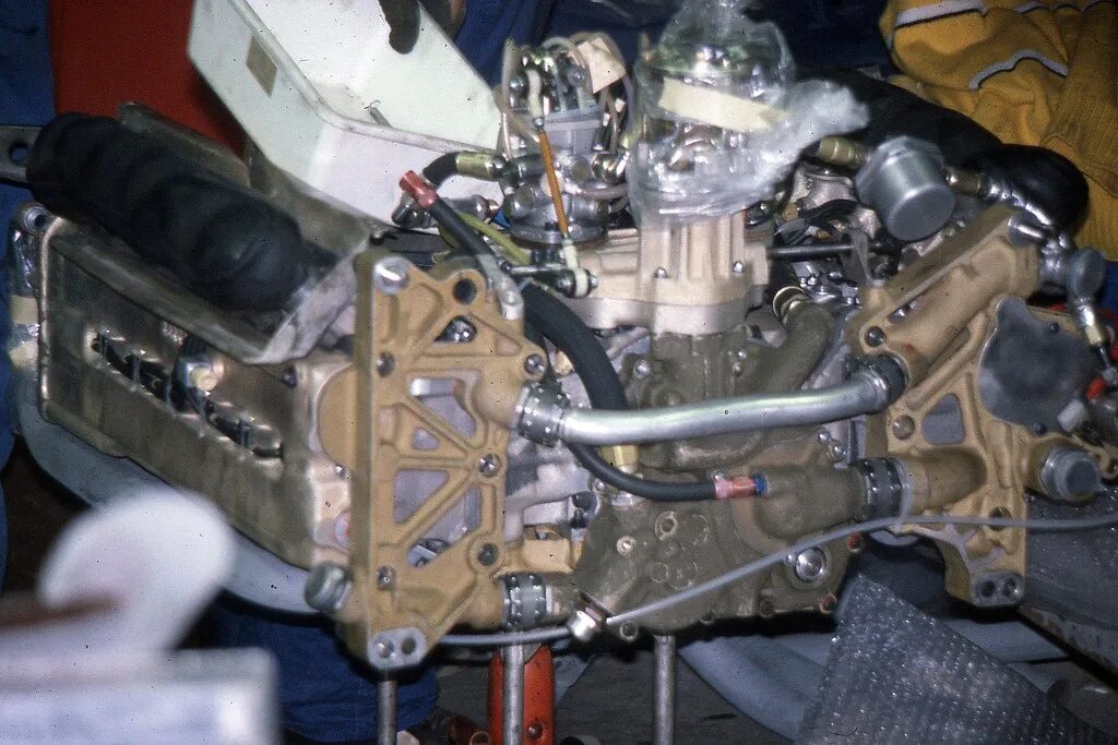 Ferrari 312 t4 двигатель. Perfect engine. Где стартер на бентли. Engine out. Engine out.