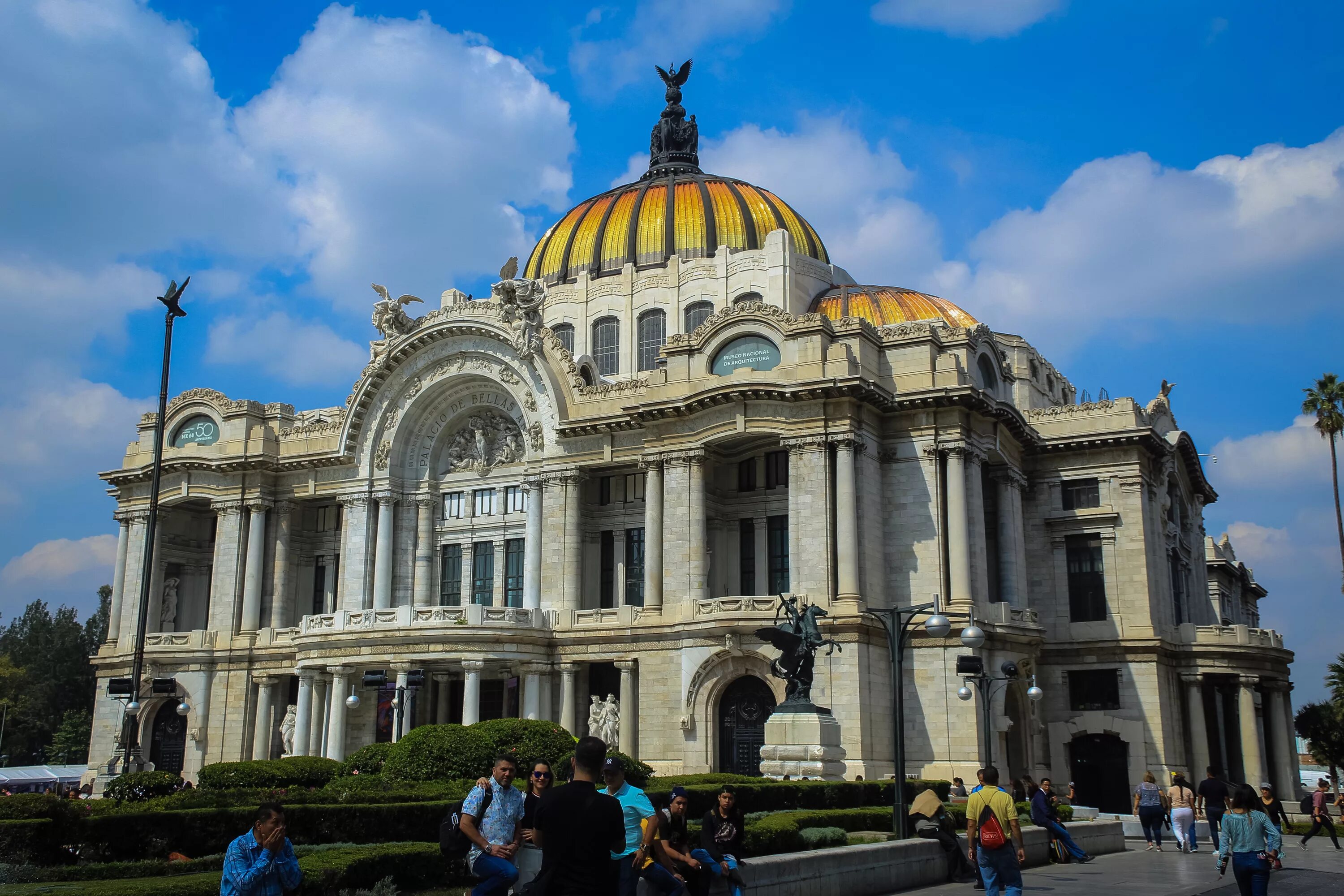 Bellas artes. Дворец изящных искусств Мексика. Дворец изящных искусств в Мехико Мексика. Дворец изящных искусств Мехико реставрация. Дворец изящных искусств в Мехико занавес.