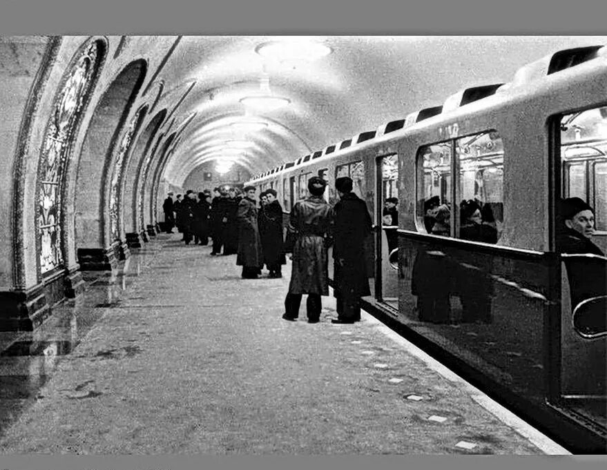 Станция Новослободская 1952. Московское метро станция Новослободская. Станция Новослободская 1950 году. Метро Новослободская в 1960. Метро старого года