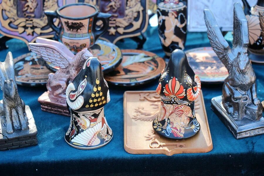 сувениры крыма. сувениры с моря из ракушек. сувенирные тарелки из крыма.